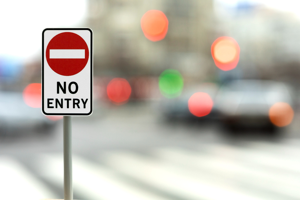 no entry sign city