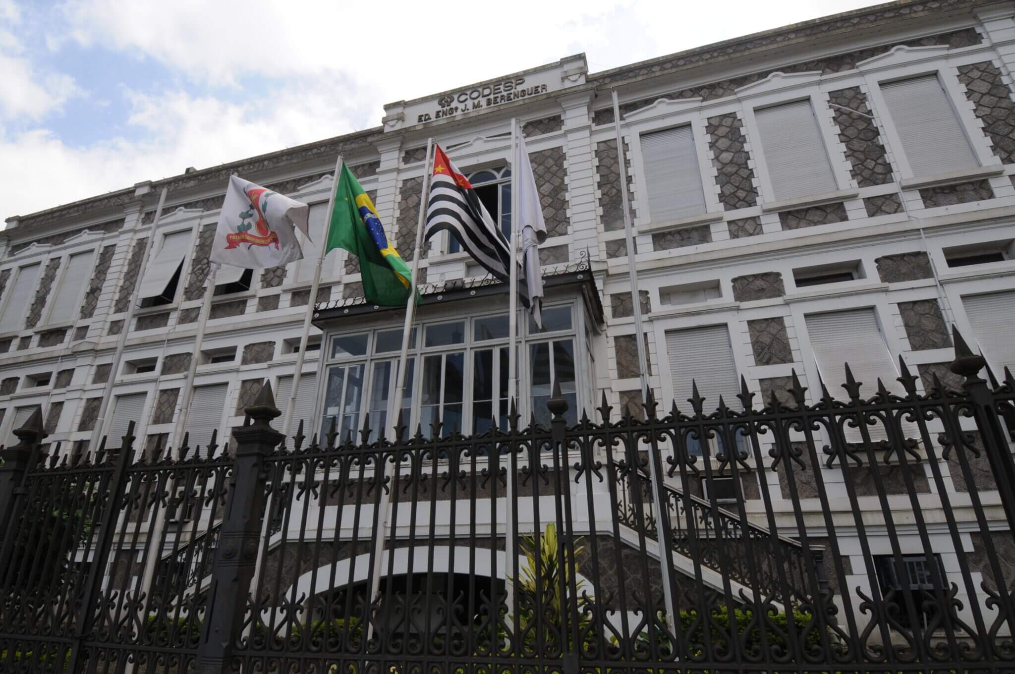 APS conquista destaque em governança no setor de serviços do Anuário da Revista Época Negócios 2024 1