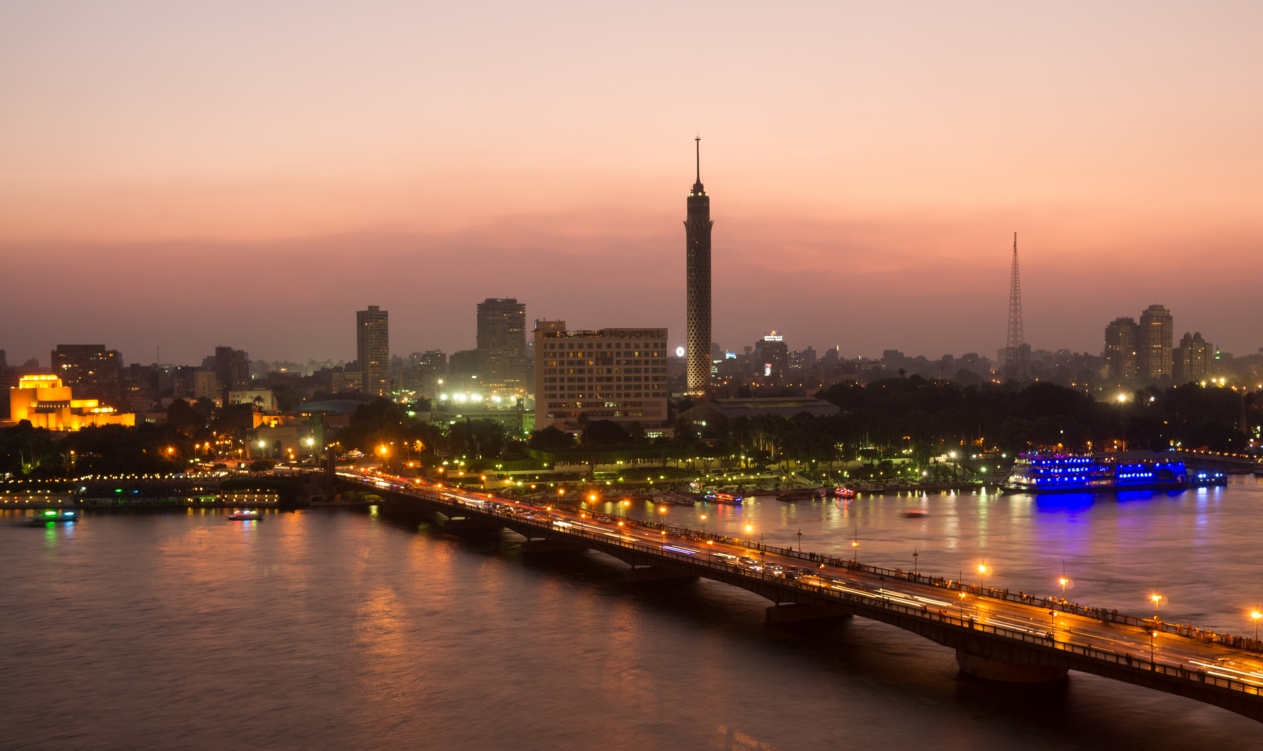 20241205 Especial 17 Portogente Late evening in Cairo