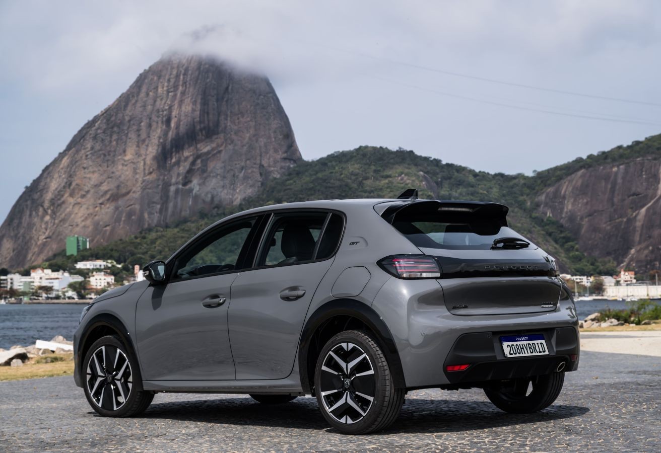 Peugeot 208 GT Hybrid