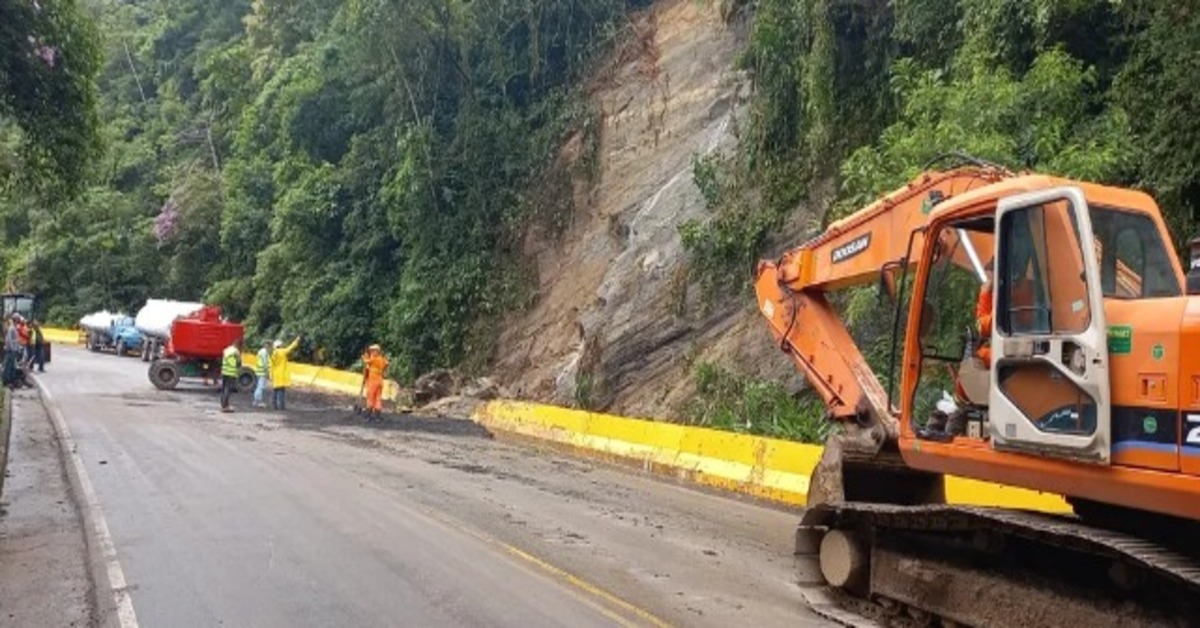 Comunicado CNL interdição por deslizamento em trecho da Mogi Bertioga