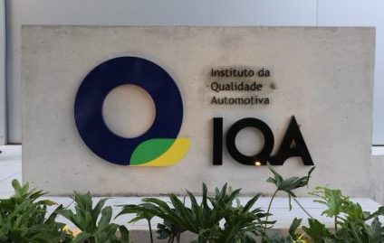 IQA logo 25 anos e1591740406522