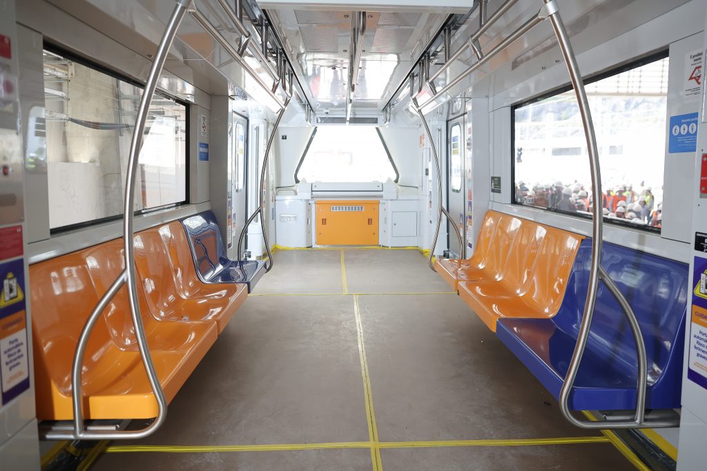 Interior do trem Linha 6 Laranja 1024x683