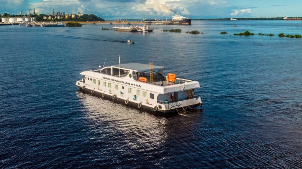 Barco Laboratório ProQAS/AM