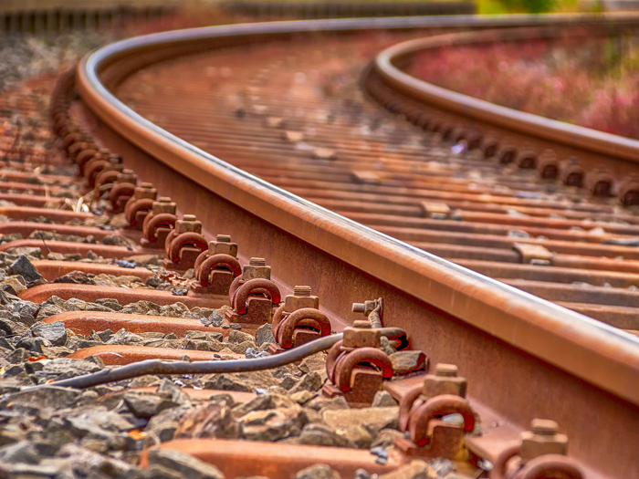 ferrovia trilhos infraestrutura