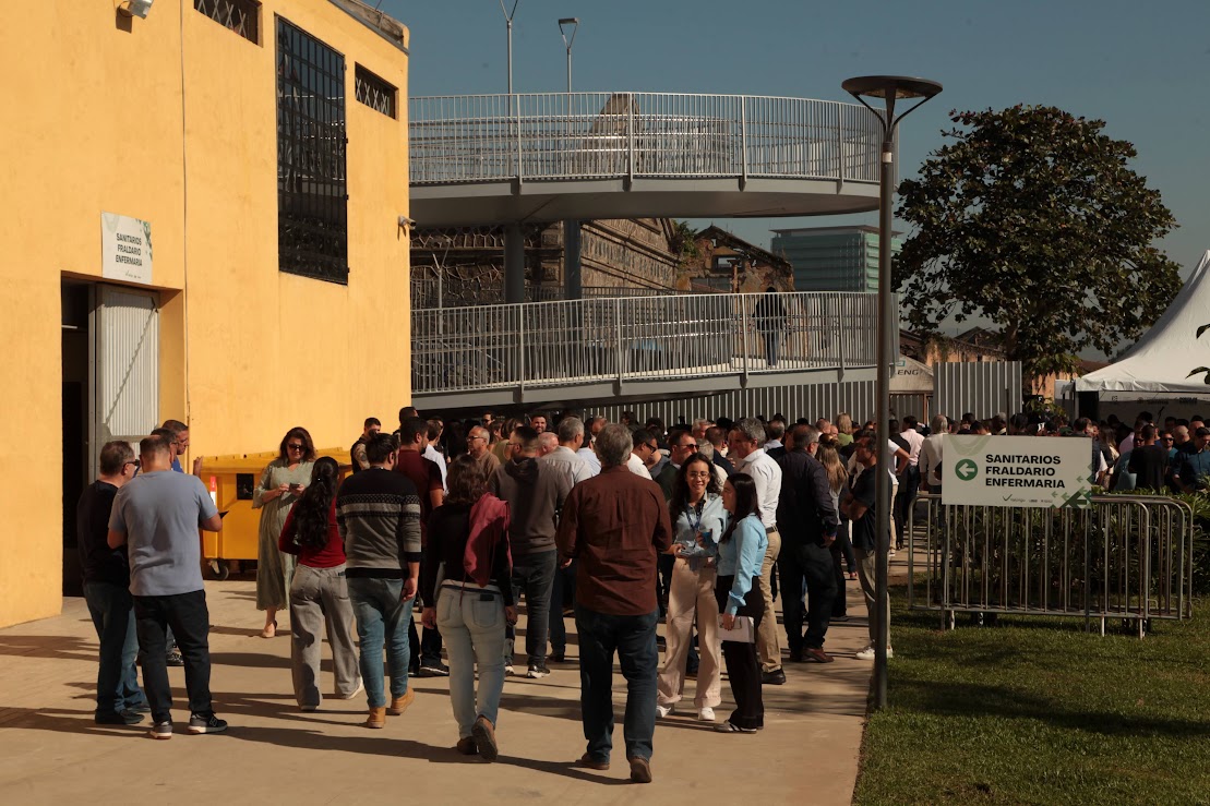Autoridades na inauguração