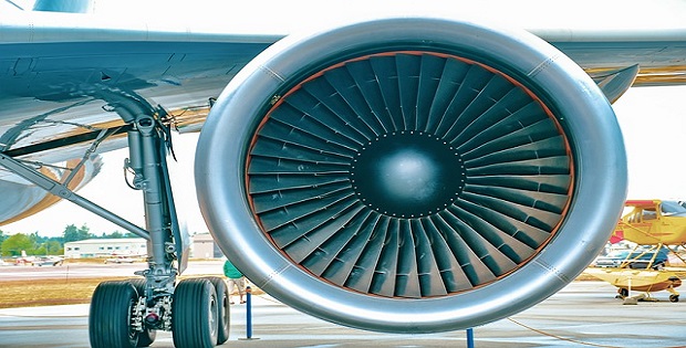 O frete aéreo pode ser livremente estipulado pelas transportadoras aéreas, mas deve seguir o limite de tarifa máxima estipulado pela IATA.