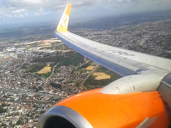 Aeronave da Gol após decolagem em Recife